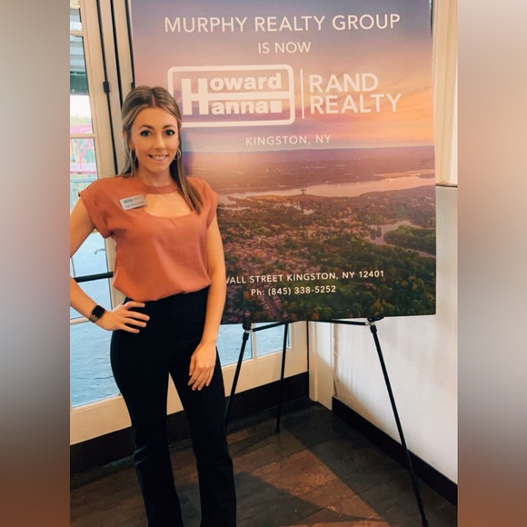 Meet your Posher, Paige - Picture 2 of 3